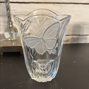 Elegant Crystal Butterfly Vase